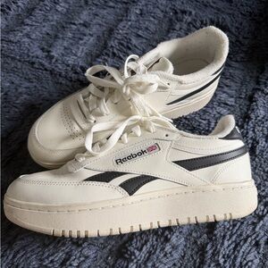 women’s reebok sneakers